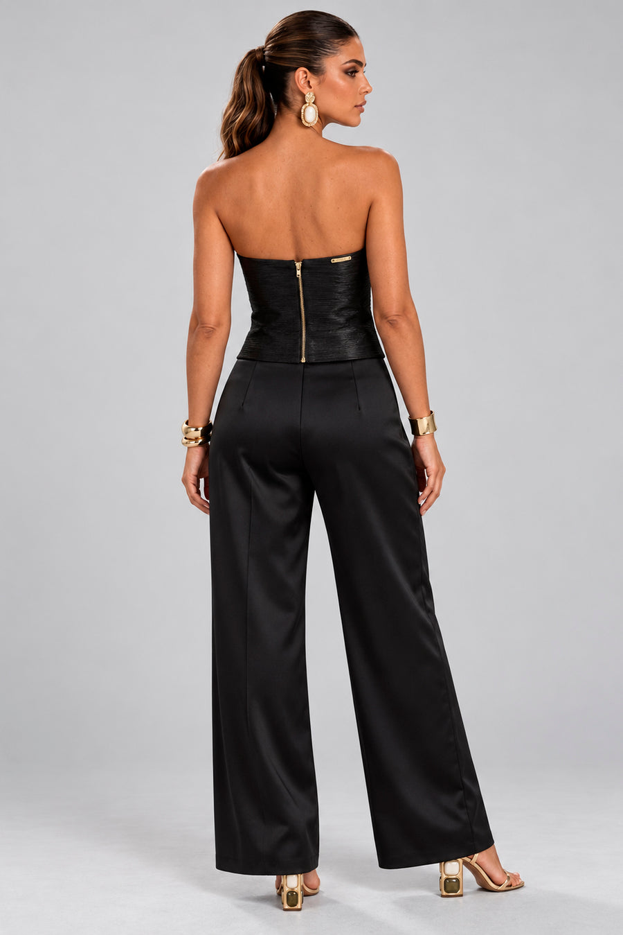 COR: PRETO [colmeia-image:49b7ec9b-d567-4c50-acfd-e52db5221134]