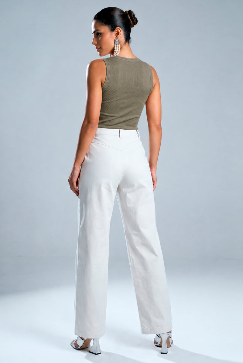 COR: OFF WHITE [colmeia-image:2a1103d7-a5b2-45a5-ad86-19ff676a9515]