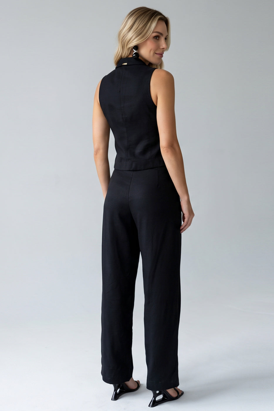 COR: PRETO 0002 [colmeia-image:8f795954-cd4d-498d-8d79-f9e43b528820]