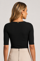 Blusa Com Drapeado E Aplicacaoo De Botoes