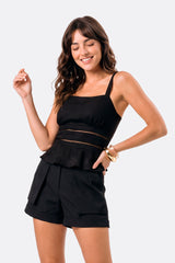 Short Curto Com Pregas